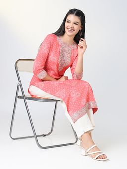SHOWOFF - Women Pink Ethnic Motifs Straight Kurta