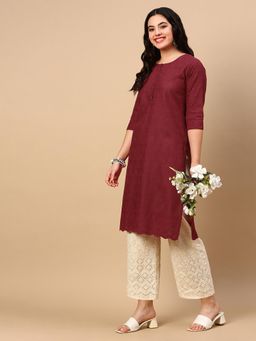 SHOWOFFFF - Women Red Embroidered Straight Kurta