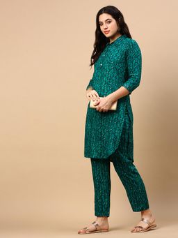 SHOWOFF - Women's Bandhani Green Straight Kurta and Pant (Set of 2)