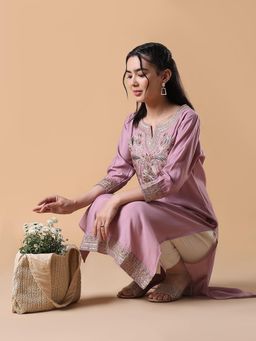 SHOWOFF - Women Pink Solid Straight Kurta