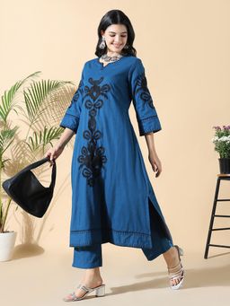 SHOWOFF - Women Floral A-Line Thread Work Blue Kurta with Trouser (Set of 2)