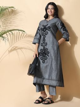SHOWOFF - Women Floral A-Line Thread Work Grey Kurta with Trouser (Set of 2)