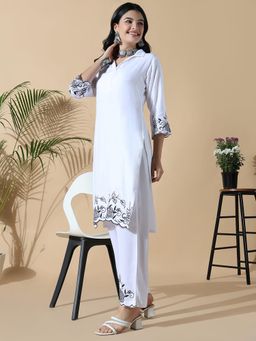 SHOWOFF - Women Solid Straight Thread Work White Kurta with Trouser (Set of 2)