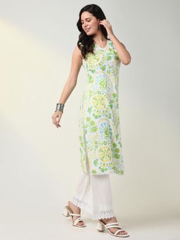SHOWOFF - Womens Green Floral Straight Kurta & Pant (Set of 2)
