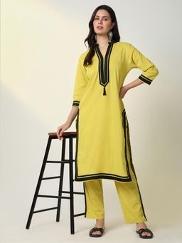 SHOWOFF - Womens Yellow Solid Straight Kurta & Pant (Set of 2)