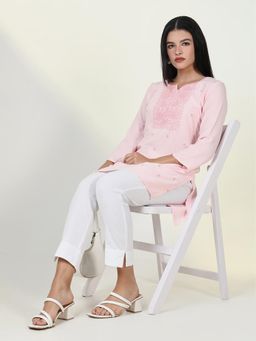 SHOWOFF - Women's Pink Solid Straight Kurti