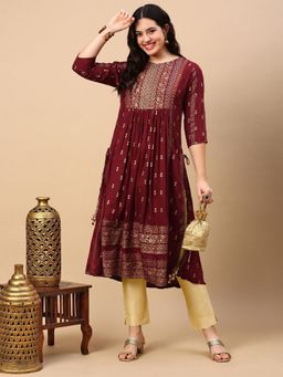 SHOWOFF - Women's Maroon Ethnic Motifs Anarkali Kurta