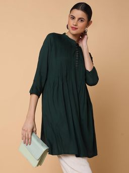 SHOWOFFFF - Women's Solid Green Straight Kurti