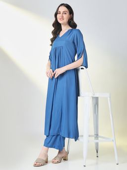 SHOWOFF - Women Blue Solid Kurta with Pant (Set of 2)