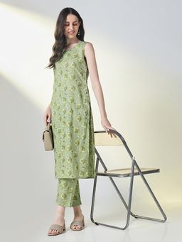 SHOWOFF - Women Green Floral Kurta with Pant (Set of 2)