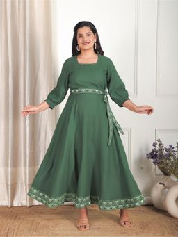 ARAMYA - Women Green Cotton Solid Kurta