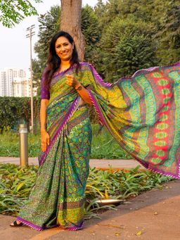 Ambar Taara - Green Pure Crepe Saree with Unstitched