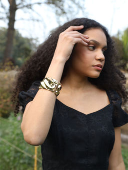 Kazo - Broad Bold Bracelet Gold