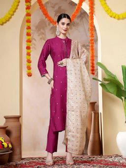 Jaipur Kurti - Floral Embroidered Straight Magenta Kurta With Pant and Dupatta
