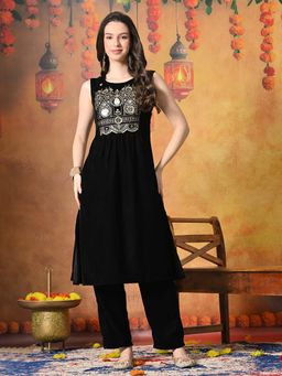 MYSHKA - Women Black Embroidered Sleeveless Kurta With Pant