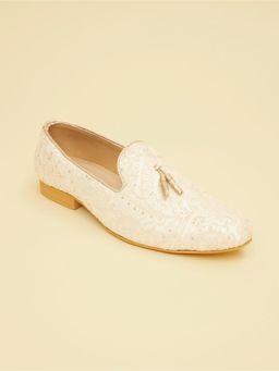 Manyavar - Beige Cream Paisley & Floral Embroidered Mens Ethnic Moccasins