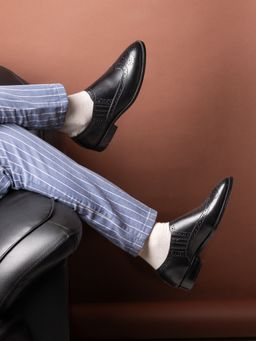 La Botte - Men Black Solid Formal Brogues