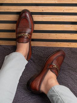 La Botte - Men Brown Textured Loafers