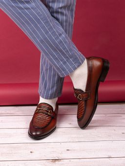 La Botte - Men Brown Woven Design Loafers