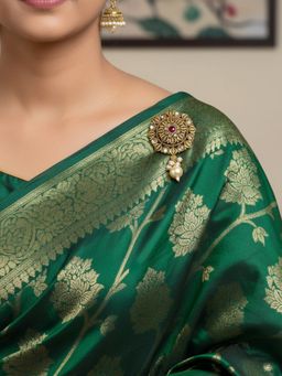 Accessher - Gold-Plated Round Kundan Pearl Drop Saree Brooch Pin