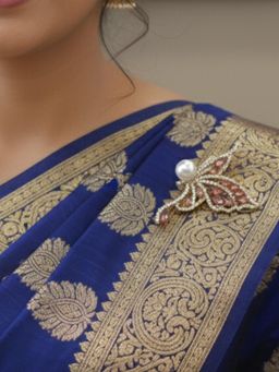 Accessher - Stone Floral Saree Brooch Pin