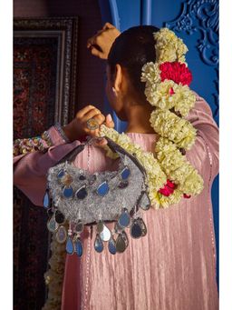 FOREVER NOOR - Seher Boat Handbag- Black