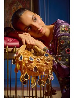 FOREVER NOOR - Seher Boat Handbag - Gold