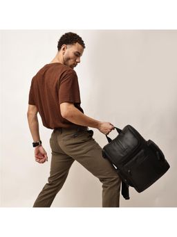 Gauge Machine - Unisex Black 16 Inch Genuine Leather Laptop Backpack