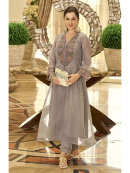 Autumnlane - Prema Fern Embroidery Kurta With Inner & Pant