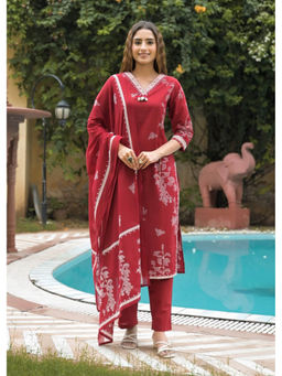 Autumnlane - Maroon Embroidery Kurta With Pant & Dupatta