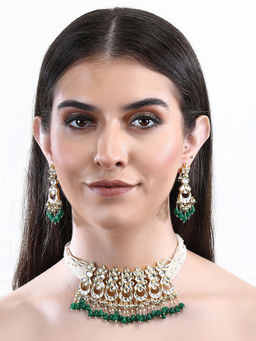 Auraa Trends - 22Kt Gold Plated Kundan Classic Green Choker Necklace Set for Women and Girls