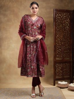 Bani Women - Maroon Muslin Flower Printed Nyraa Cut Kurta and Pant with Dupatta (Set of 3)