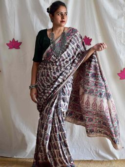 Sundarii - Buta - Kalamkari Printed Saree with Unstitched Blouse