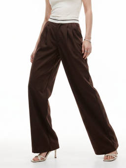 Outzidr - Brown Contrast Waist Band Pleated Wide Leg Trouser