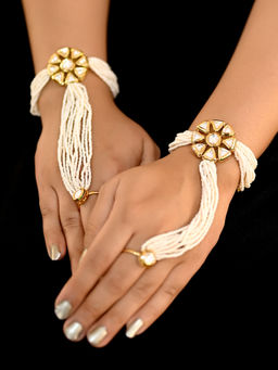 AG'S - Shitija Pearl Kundan Hathphool Set Of 2