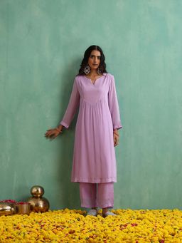 Indy Raaga - Women Mauve Solid Kurta with Pant (Set of 2)