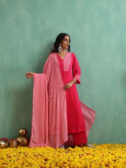 Indy Raaga - Women Magenta Pink Solid Kurta with Pant (Set of 2)