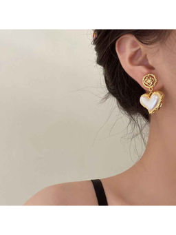 Amorenmore - Veloura Charm Heart Pearl Drop Earrings