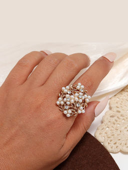 Amorenmore - Pearl Bloom Royale Luxe Floral Ring
