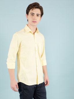 CRIMSOUNE CLUB - Men Yellow Solid Cotton Shirt