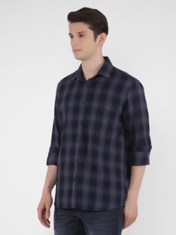 CRIMSOUNE CLUB - Men Navy Blue Checked Check Shirt