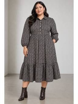 Beyond the Curve - VIRGIO - BlackGeometric Viscose Tiered Plus Size Dress