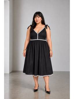 Beyond the Curve - VIRGIO - BlackSolid Cotton Plus Size Dress With Shoulder Tie Up