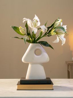 IAAH - Oxley Vase White