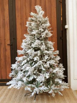 Little Surprise Box - Little Surprise BoxHeavy Frosty Snowy Leaves Xmas Tree with 900 Branch Tips