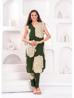 Gahan - Women Rayon Green Kurta Palazzo (Set of 2)