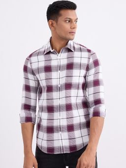 Spykar - Plum Slim Fit Casual Shirt for Men