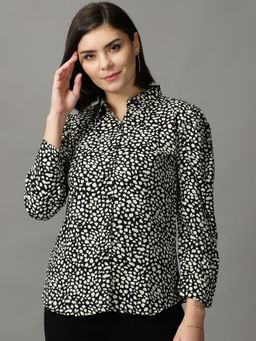 SHOWOFF - Womens Spread Collar Printed Black Shirt