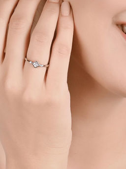 RACHIVA - 925 Sterling Silver Modern Flair Diamond Ring