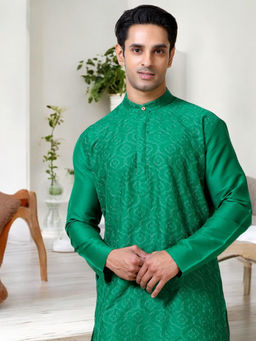 TATTVA - Green Embroidered Slim Fit Kurta